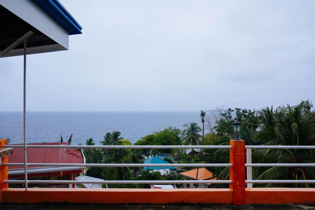 C Star Travellers Inn Oslob Exteriér fotografie