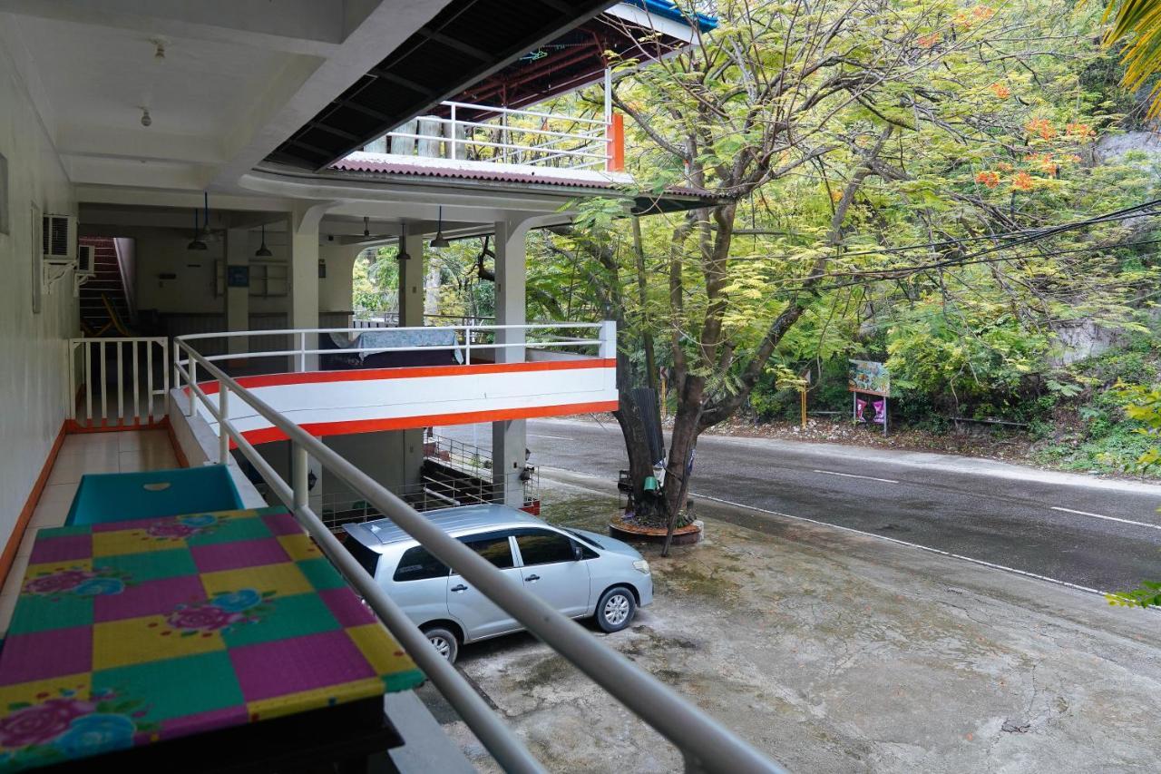 C Star Travellers Inn Oslob Exteriér fotografie