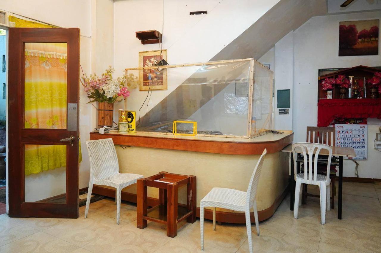 C Star Travellers Inn Oslob Exteriér fotografie