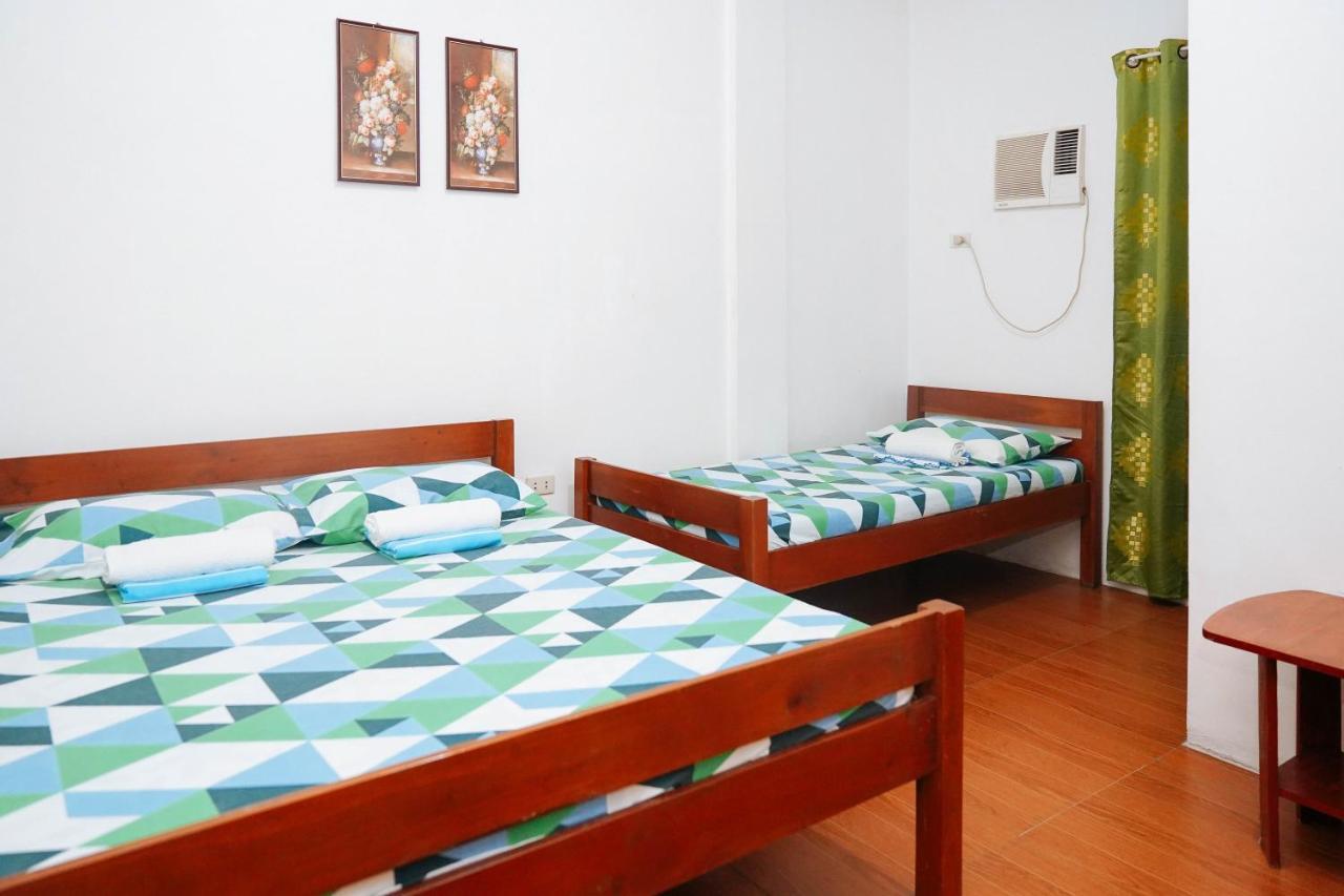C Star Travellers Inn Oslob Exteriér fotografie